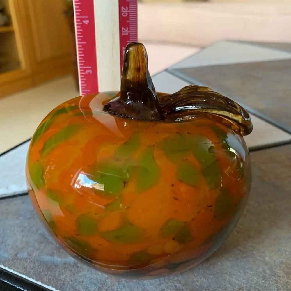 PIER 1 IMPORTS.‎ NWT. Green/Orange Glass Apple.